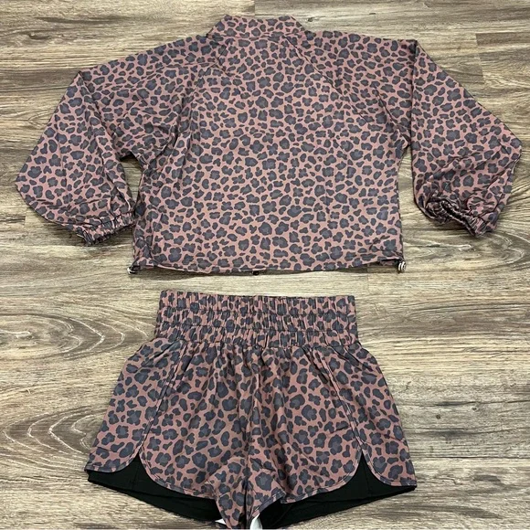 PINK LILY BROWN SPOTTED SWEETHEART
WINDBREAKER AND LINED ACTIVE SHORTS - Picture 2 of 11